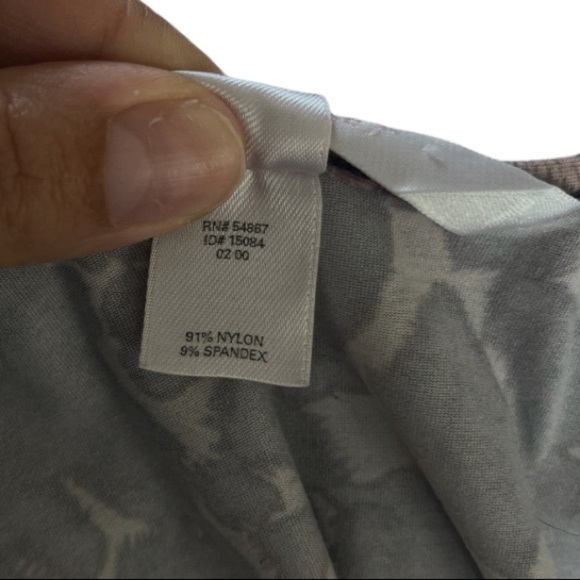 3/$30 Victoria's Secret Women's Short Sleeve Top - Picture 3 of 7